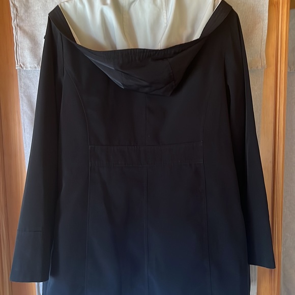 Weather proof coat - Picture 3 of 5